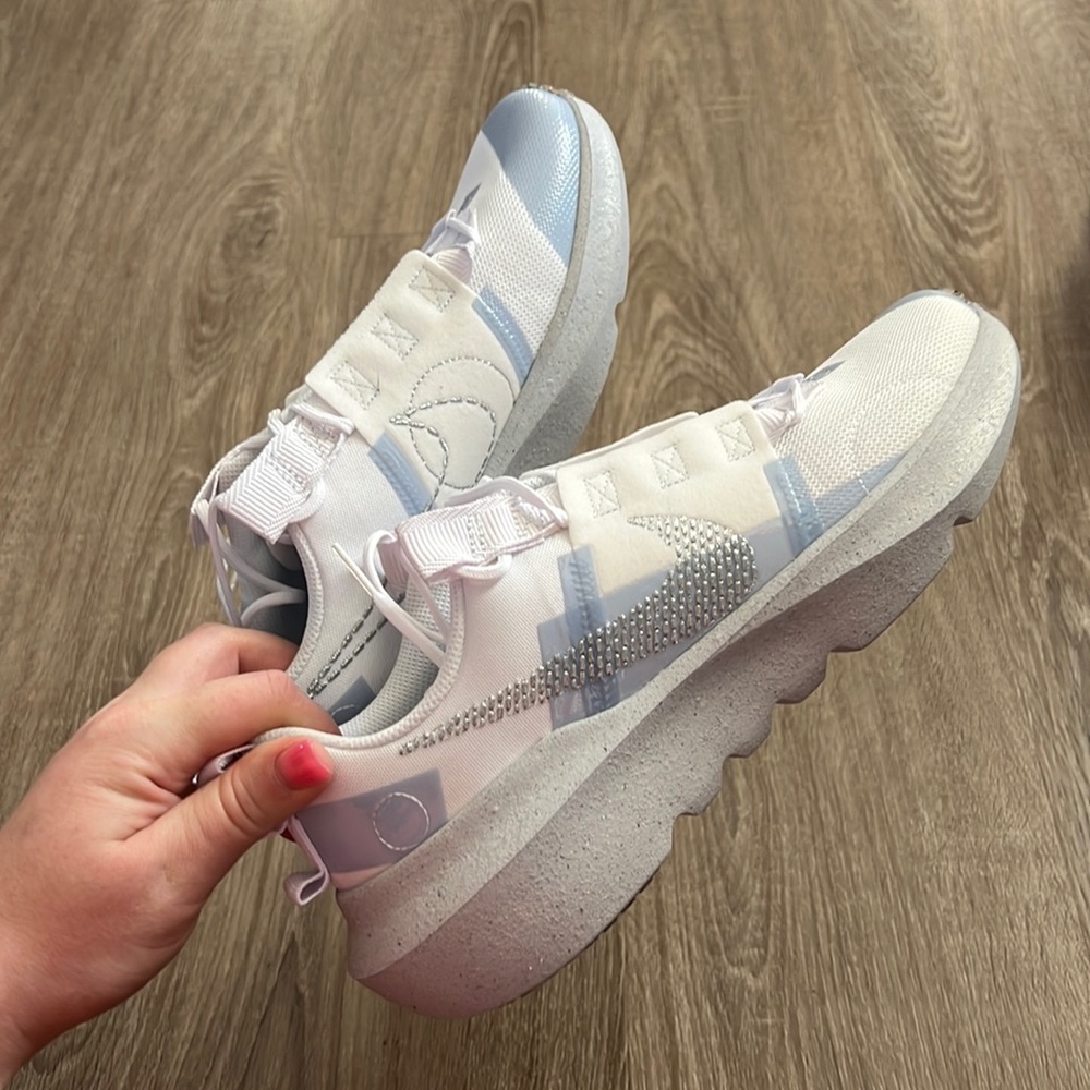 Woman’s 7Y/8.5 Nike Crater Impact. NEVER WORN.